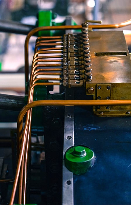 Refrigerant manifold